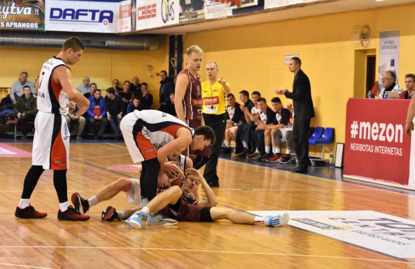 Jonavos krepšinio mėgėjams pergalių dar teks palaukti