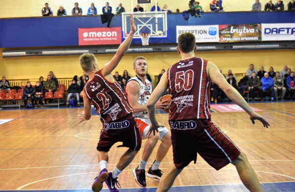 Jonavos krepšinio mėgėjams pergalių dar teks palaukti