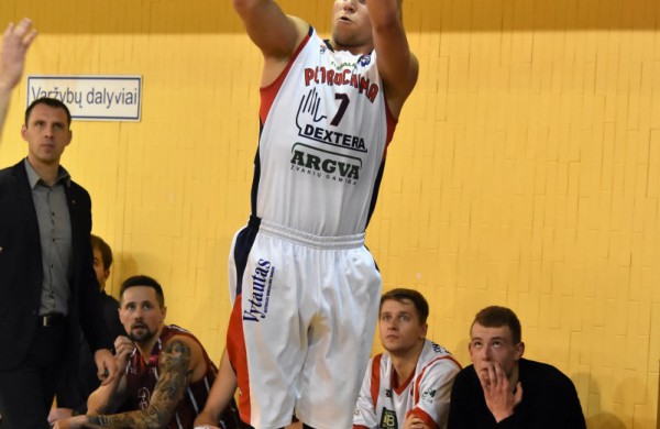 Jonavos krepšinio mėgėjams pergalių dar teks palaukti