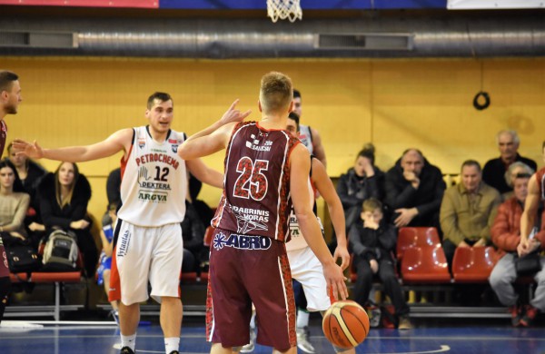 Jonavos krepšinio mėgėjams pergalių dar teks palaukti