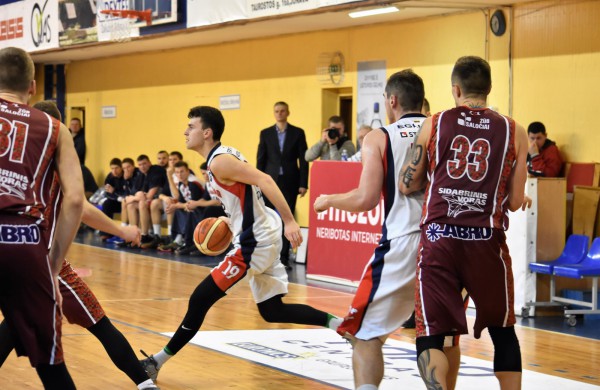 Jonavos krepšinio mėgėjams pergalių dar teks palaukti