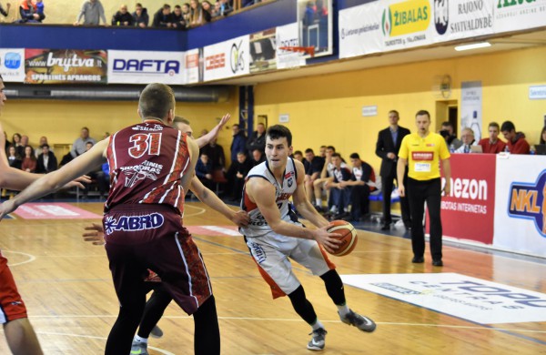 Jonavos krepšinio mėgėjams pergalių dar teks palaukti