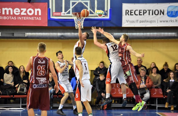 Jonavos krepšinio mėgėjams pergalių dar teks palaukti