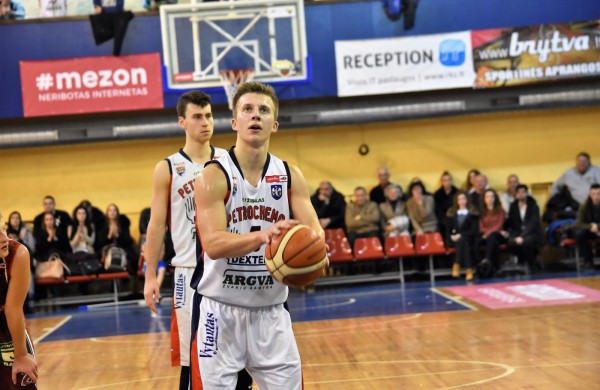 Jonavos krepšinio mėgėjams pergalių dar teks palaukti