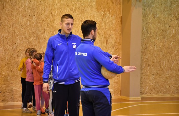 Jonavos mokyklų pradinukams – ypatingieji draugai