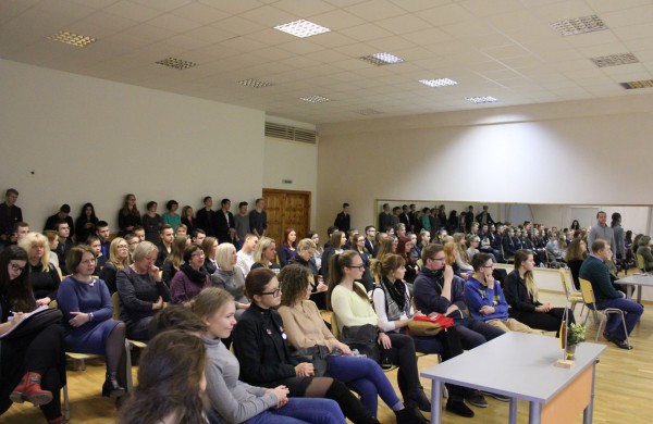 Senamiesčio gimnazijoje - tarptautinis projektas „Modernūs menai jungia žmones“