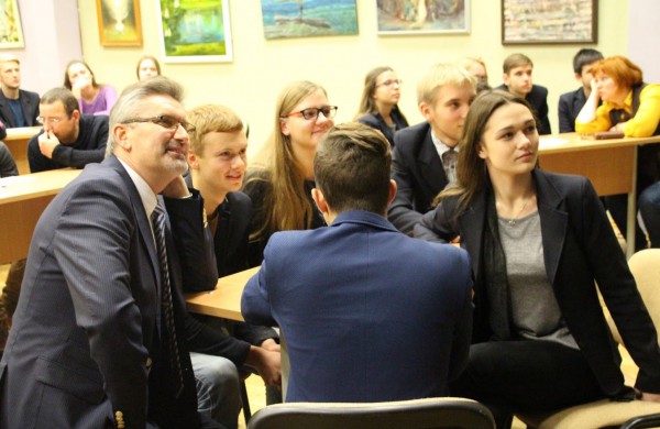 Protų kovos vienija gimnazijos bendruomenę