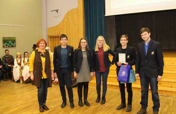 Protų kovos vienija gimnazijos bendruomenę