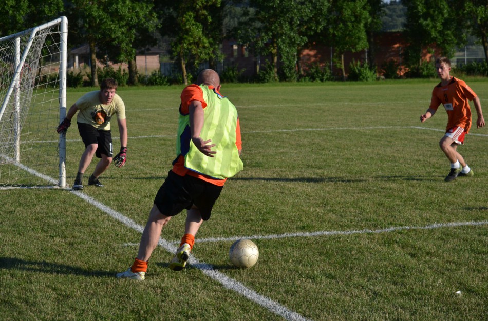 Pirmadienį – eilinės rajono futbolo mėgėjų kovos