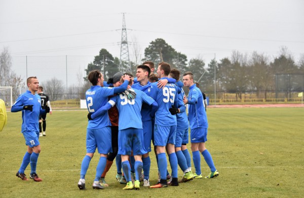 Paskutinėse sezono rungtynėse „Lietava“ trinktelėjo durimis – įveikti bronzos medalių laimėtojai