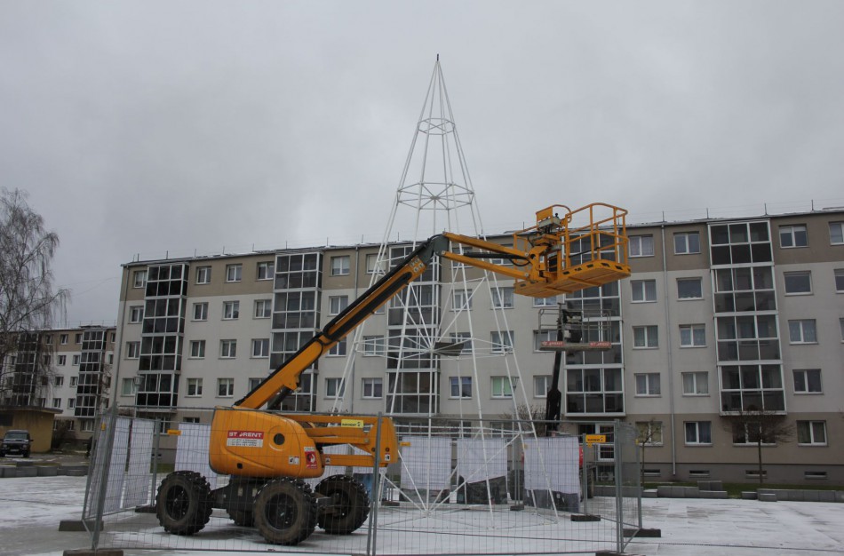 Jonavoje ruošiamos dvi įspūdingos Kalėdų eglės