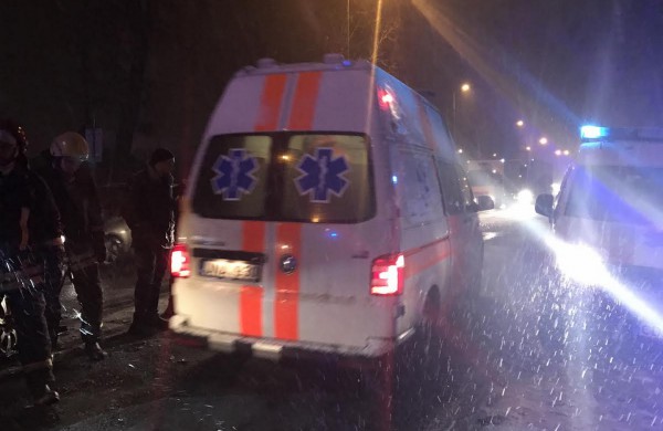 Prie „Pavėsio“ - avarija, sužeisti du žmonės, vieno automobilio vairuotojas – neblaivus