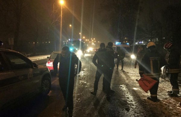 Prie „Pavėsio“ - avarija, sužeisti du žmonės, vieno automobilio vairuotojas – neblaivus