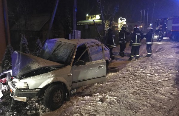 Prie „Pavėsio“ - avarija, sužeisti du žmonės, vieno automobilio vairuotojas – neblaivus