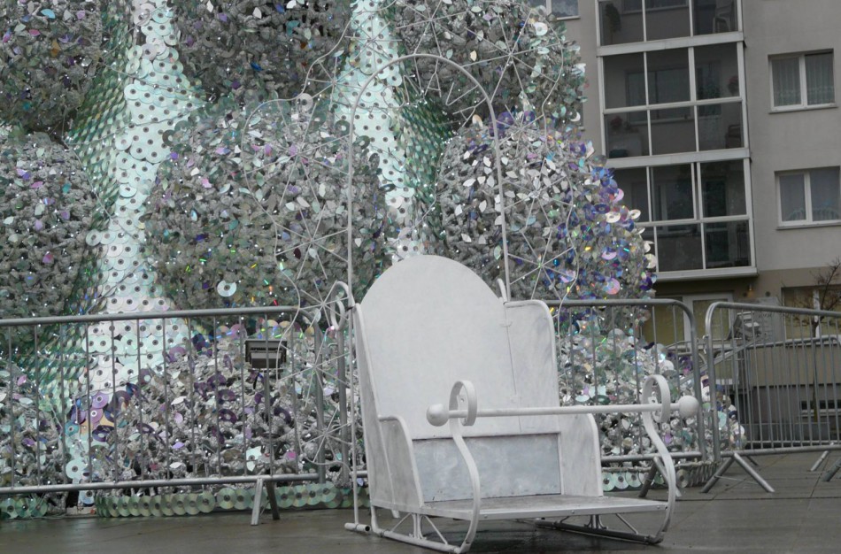 Prie miesto eglės – rogės