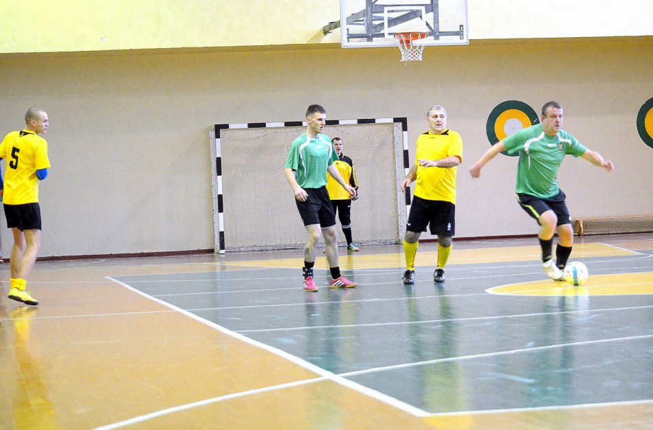 Rezultatyvus salės futbolo pirmenybių startas