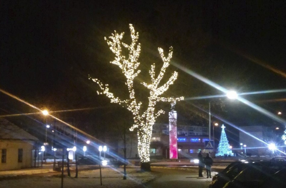 Ant medžio – 700 metrų girlianda