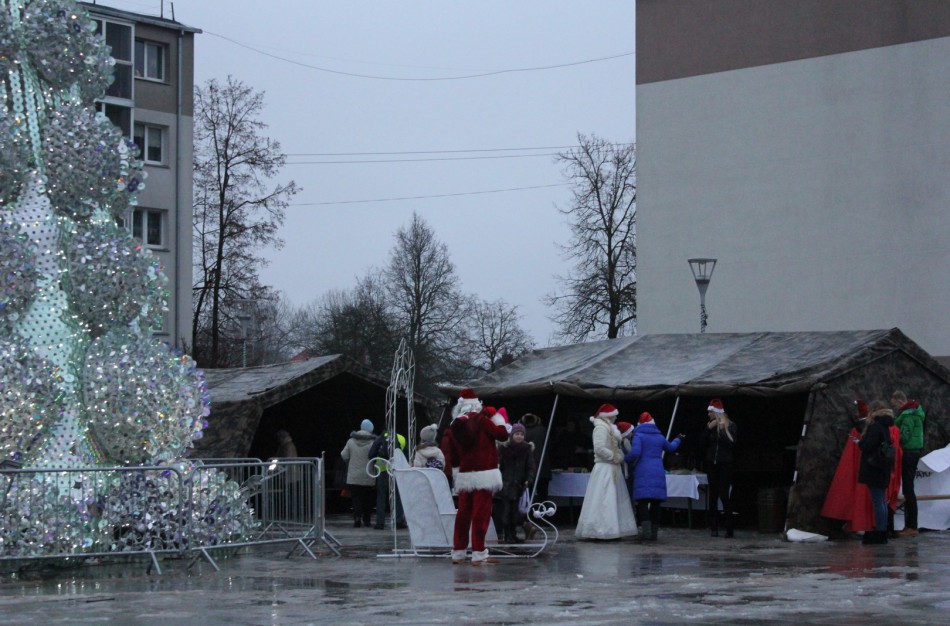 Kalėdinis gerumo karavanas sustojo Jonavoje 