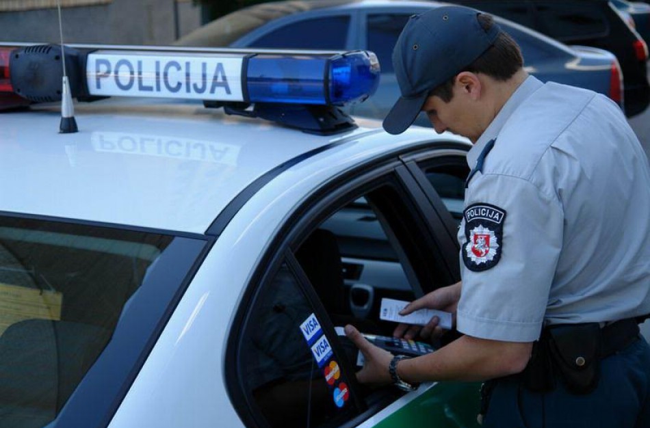 Sugriežtinamos nuobaudos už kai kuriuos Kelių eismo taisyklių pažeidimus, neblaiviems vairuotojams - baudžiamoji atsakomybė