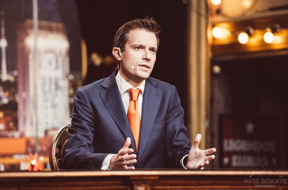 Andriaus Tapino akiratyje – Senamiesčio gimnazijos sveikinimas M. Sinkevičiui