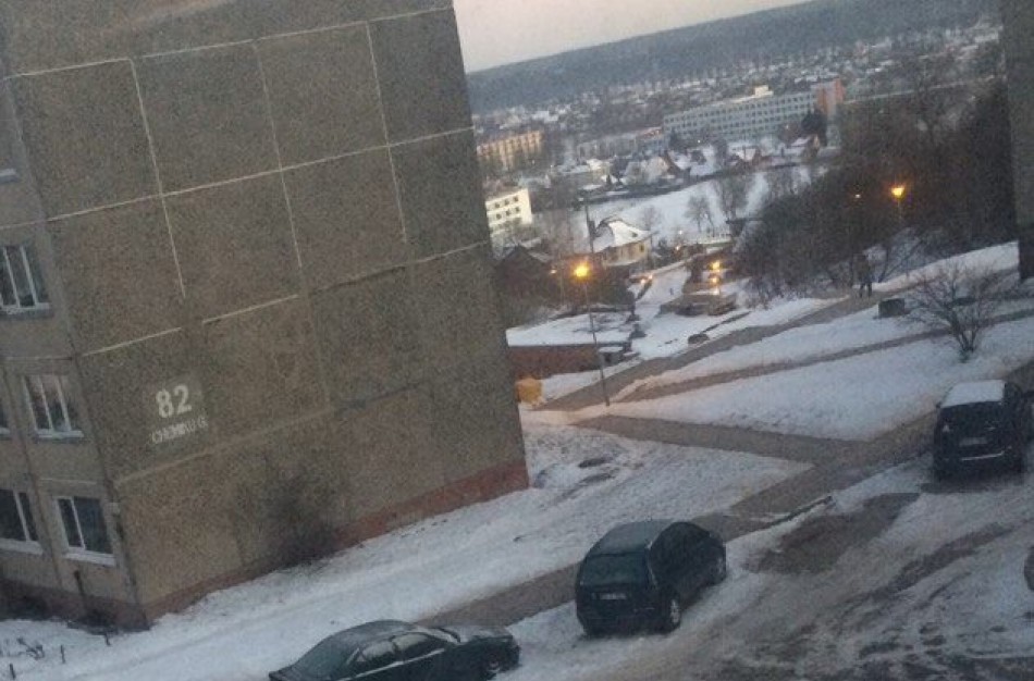 Prašo pagalbos: gal yra mačiusių, kas apgadino automobilį?