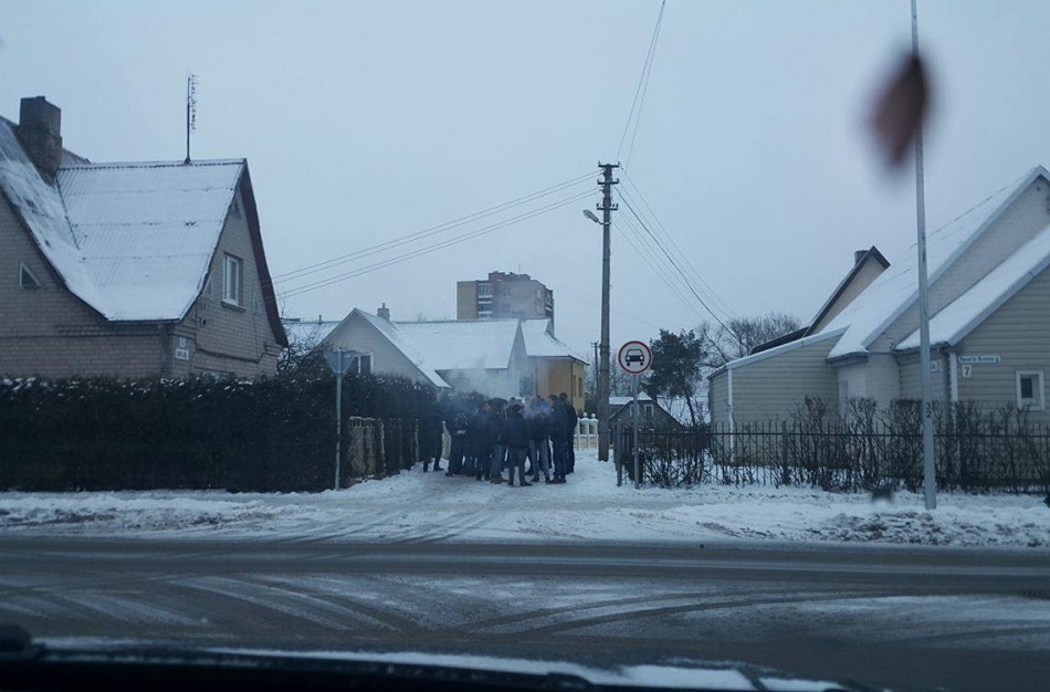 Gėlių gatvė – mokinių rūkomasis?