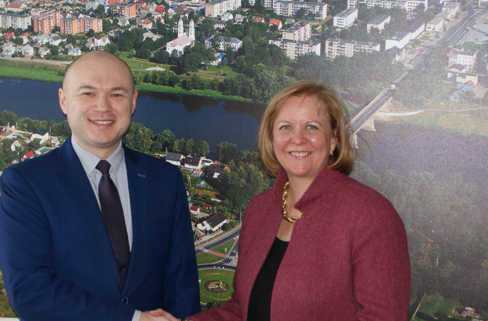 Jonavoje viešėjo JAV ambasadorė 