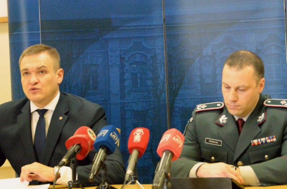 Policijos reforma bus tęsiama, tačiau įvardytos ir problemos: gali mažėti ištiriamų smulkių nusikaltimų, tarnybą palieka labiausiai patyrę pareigūnai, pareigūnų bendruomenėje vyrauja įtampa ir susipriešinimas