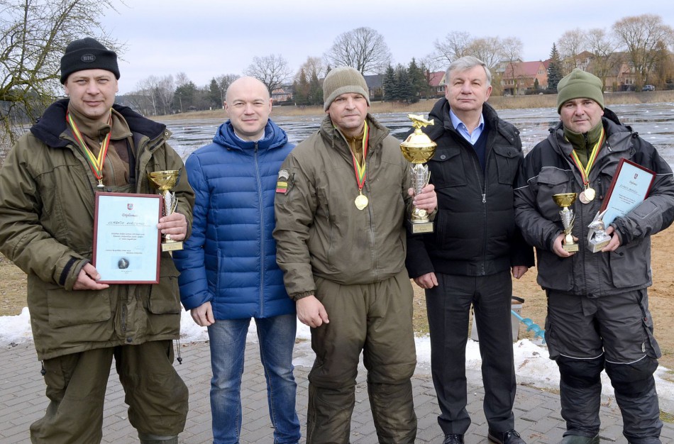 Poledinės žūklės varžybose – solidus laimikis