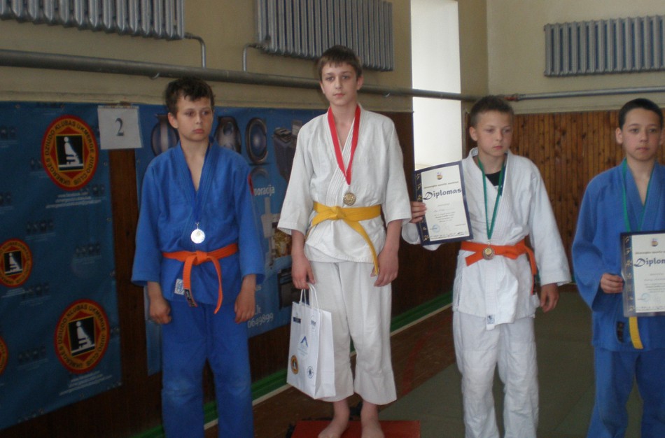Jonavos jaunųjų dziudistų kovos Plungėje ir Ukmergėje