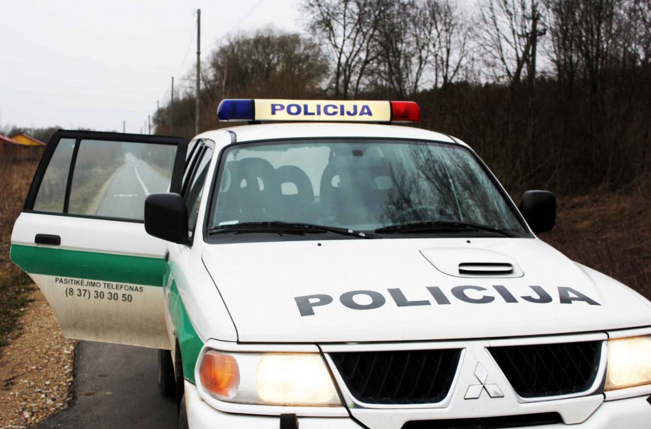 Ažiotažą internete sukėlusi vairuotoja atsidūrė policijos akiratyje, už KET pažeidimus mergina bausta 11 kartų