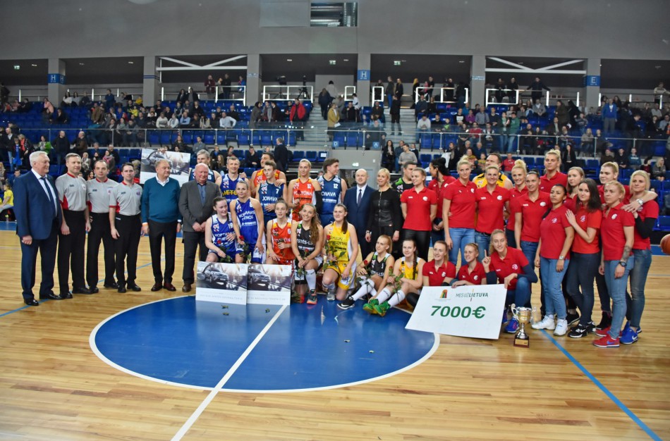 LMKL "Visų žvaigždžių" diena: trijulių varžybose triumfavo Jonavos komanda