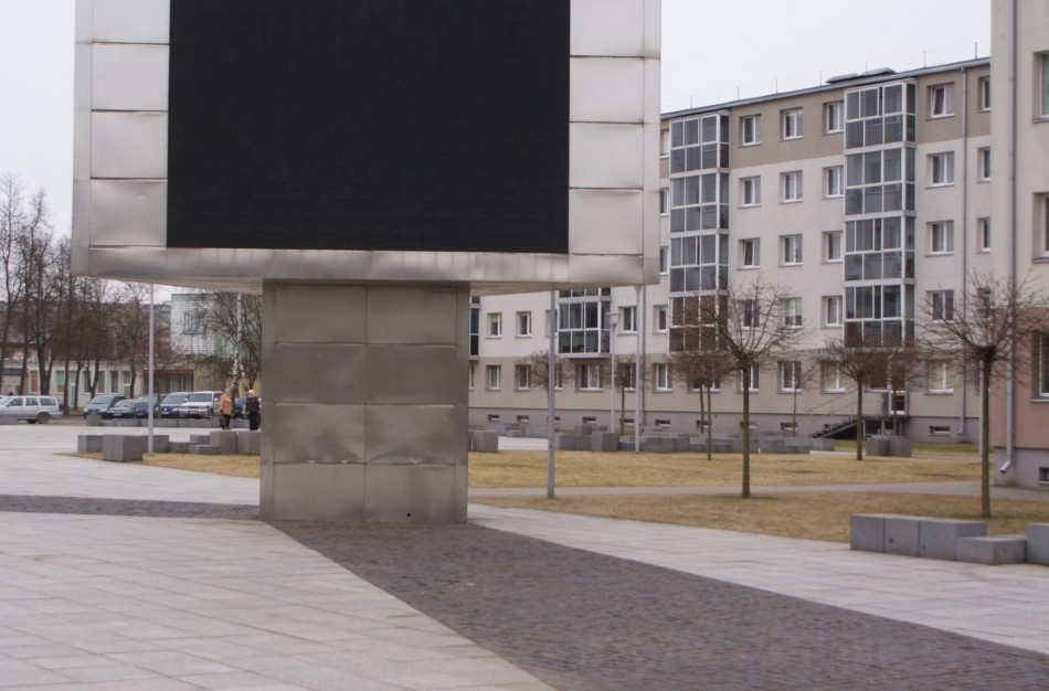 Netrukus nebeliks miesto centre stūksančio ekrano, bus rekonstruojamas ir šviesos takas