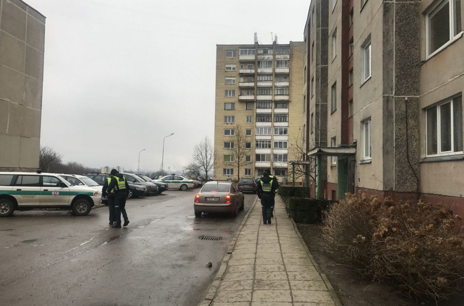 Kaune nuo pareigūnų pasprukusio įtariamojo paieškos – ir Jonavoje