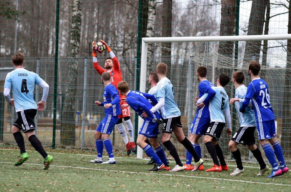 Trys rungtynės – trejos lygiosios