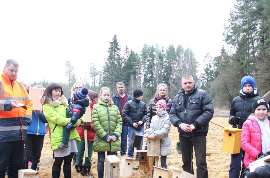 Pakabinta apie 70 inkilų paukščiams