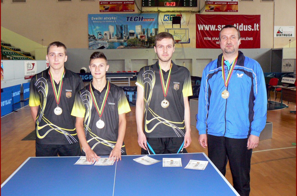 Bronzinis Jonavos stalo tenisininkų pasirodymas Panevėžyje