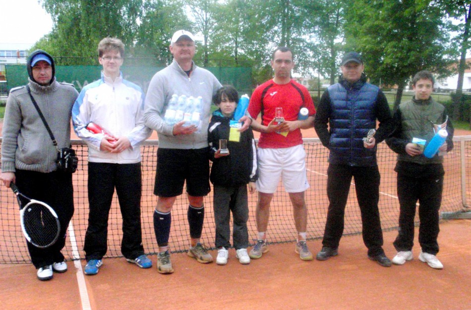 Sezono atidaryme – 14 lauko tenisininkų