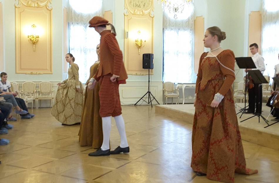 Meno mokyklos mokomųjų ansamblių „Fioretti“ ir „Ratilėlis“ koncertinė- edukacinė kelionė Baltarusijoje