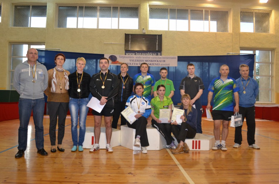 Stalo tenisininkai išsidalino atminimo turnyro medalius
