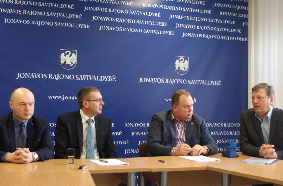 Per dvejus metus neliks senųjų šviestuvų: pasirašyta sutartis dėl gatvių apšvietimo modernizavimo  