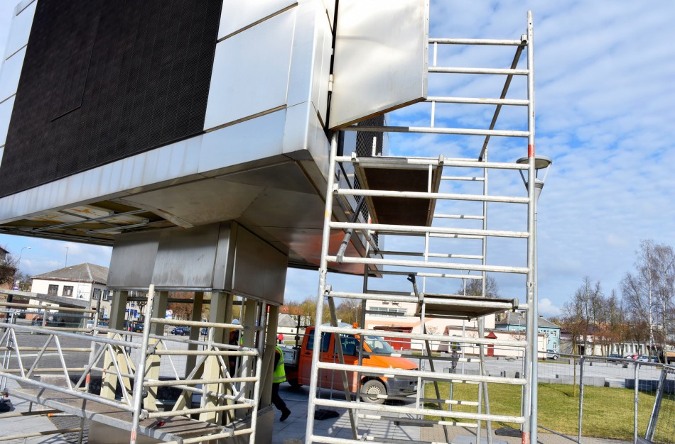 Miesto centre išmontuojamas ekranas