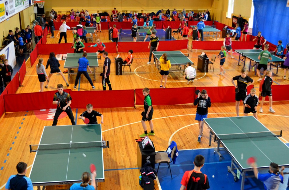 Tarptautiniame turnyre – keli šimtai stalo tenisininkų