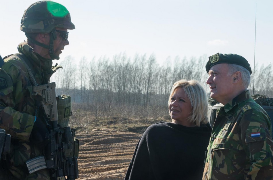 Rukloje NATO priešakinių pajėgų batalioną aplankė Nyderlandų gynybos ministrė ir kariuomenės vadas
