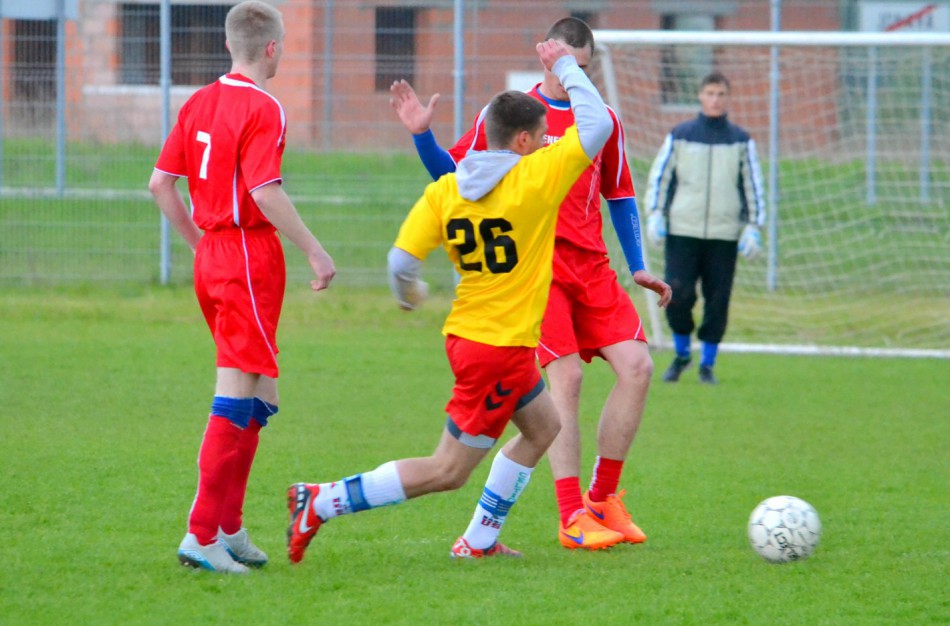 Rajono futbolo pirmenybių starte – 20 įvarčių