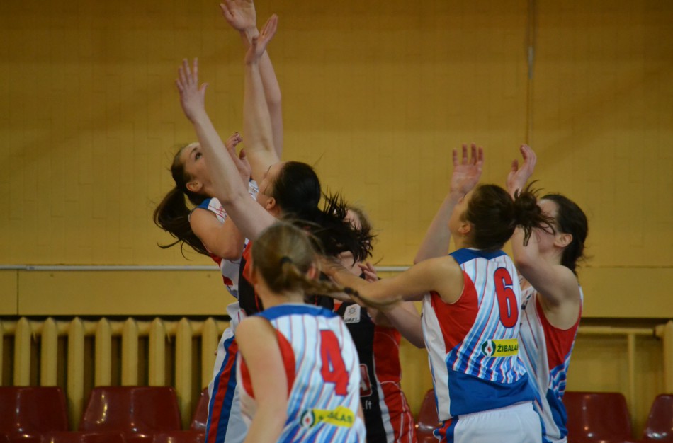 „Jonava“ krepšininkės pasidabino bronzos medaliais