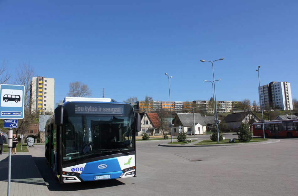 Jonavoje pristatytas elektra varomas autobusas