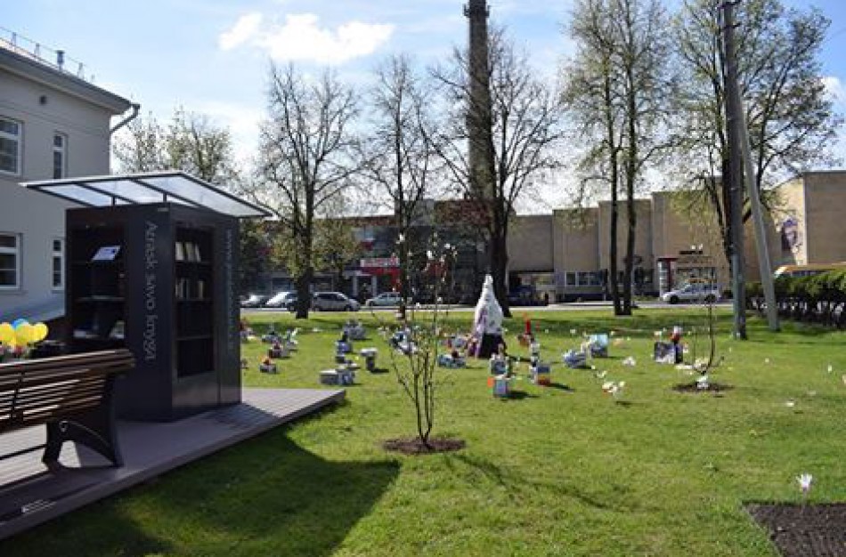 Jonavos viešoji biblioteka gegužės 9 d. spalvingai ir išradingai minėjo Europos dieną
