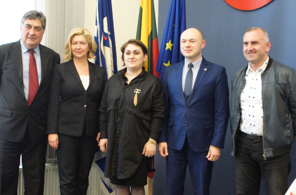 Pasirašyta partnerystės sutartis