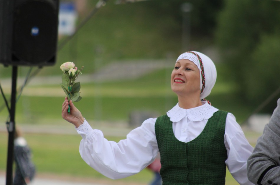 Joninių slėnyje – Jonavos kultūros centro kolektyvų koncertas